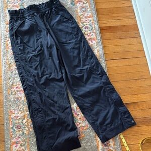 Athleta women’s navy pull on pant